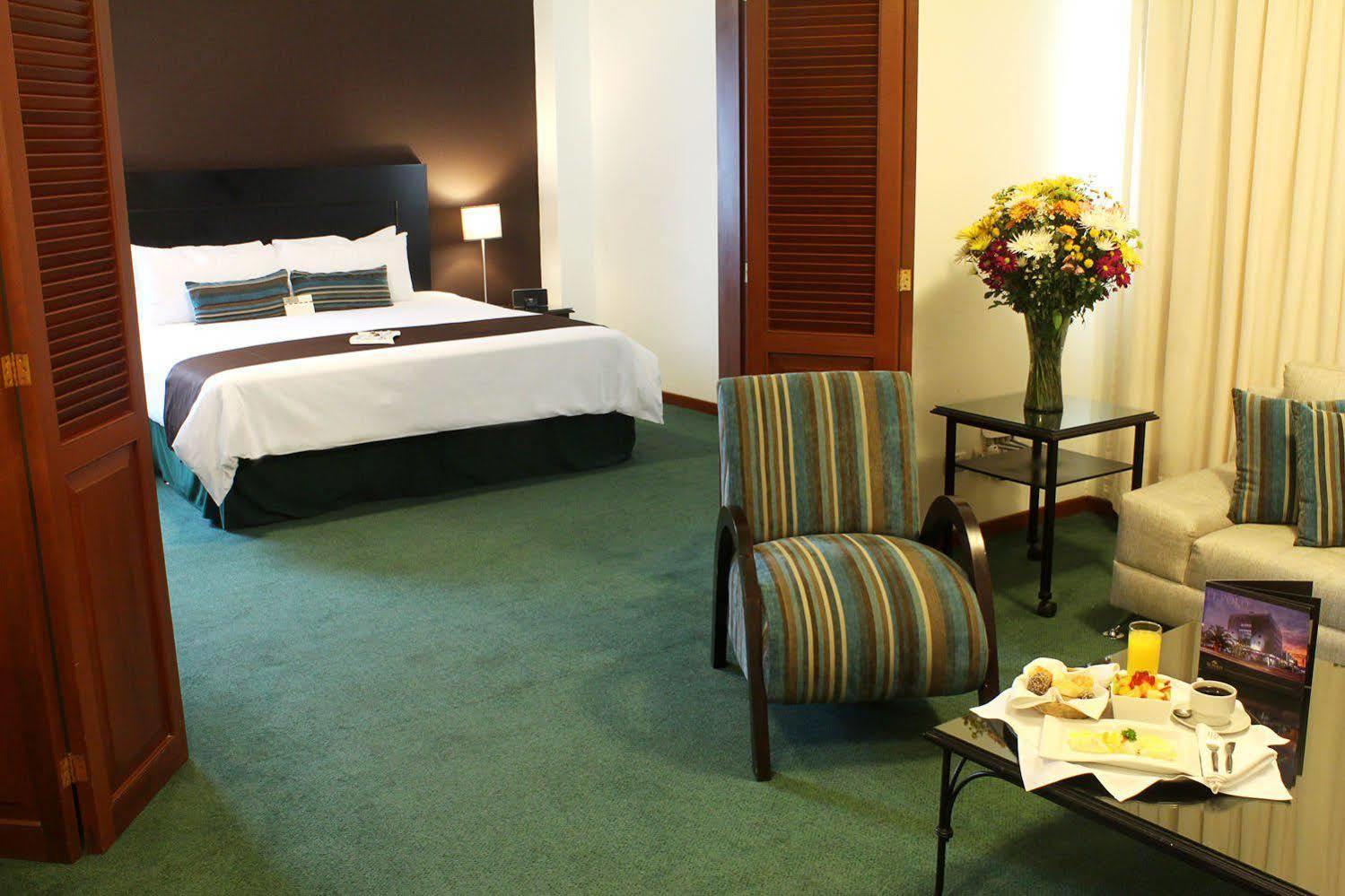 El Polo Apart Hotel & Suites Лима Екстериор снимка